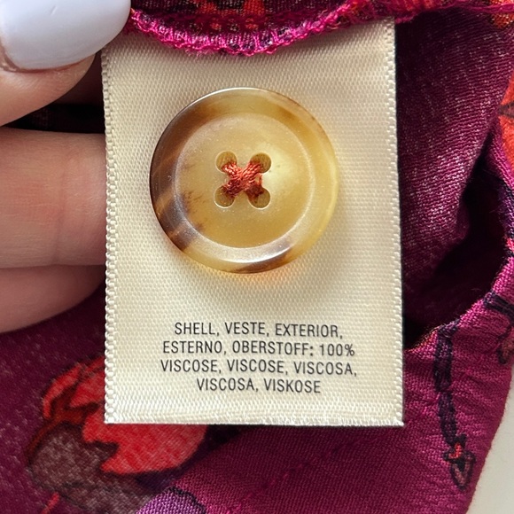 Maeve Floral Blouse with Ruched sleeves - Picture 3 of 8